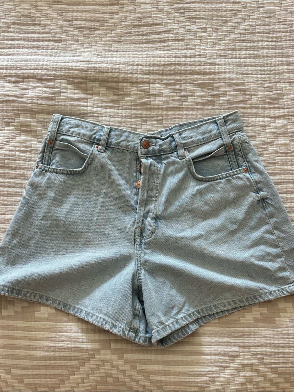 Free people women’s denim shorts size 28 like new